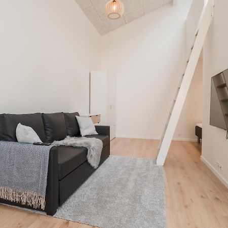 Studio Apartments Close To Airport Mithvagur Esterno foto