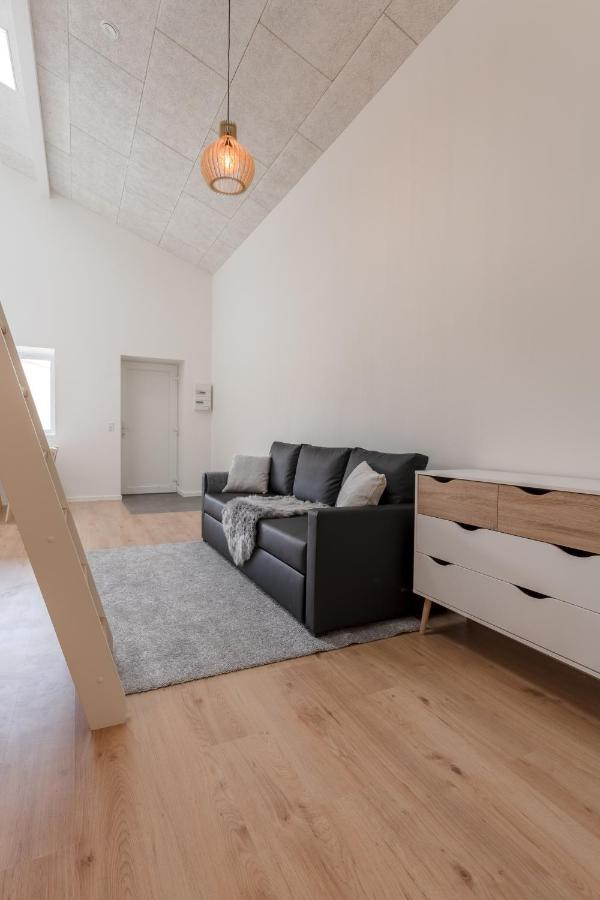 Studio Apartments Close To Airport Mithvagur Esterno foto