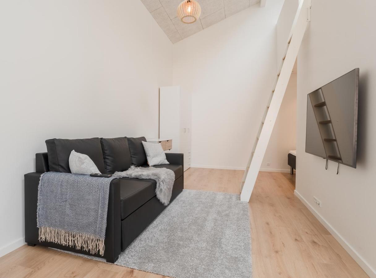 Studio Apartments Close To Airport Mithvagur Esterno foto